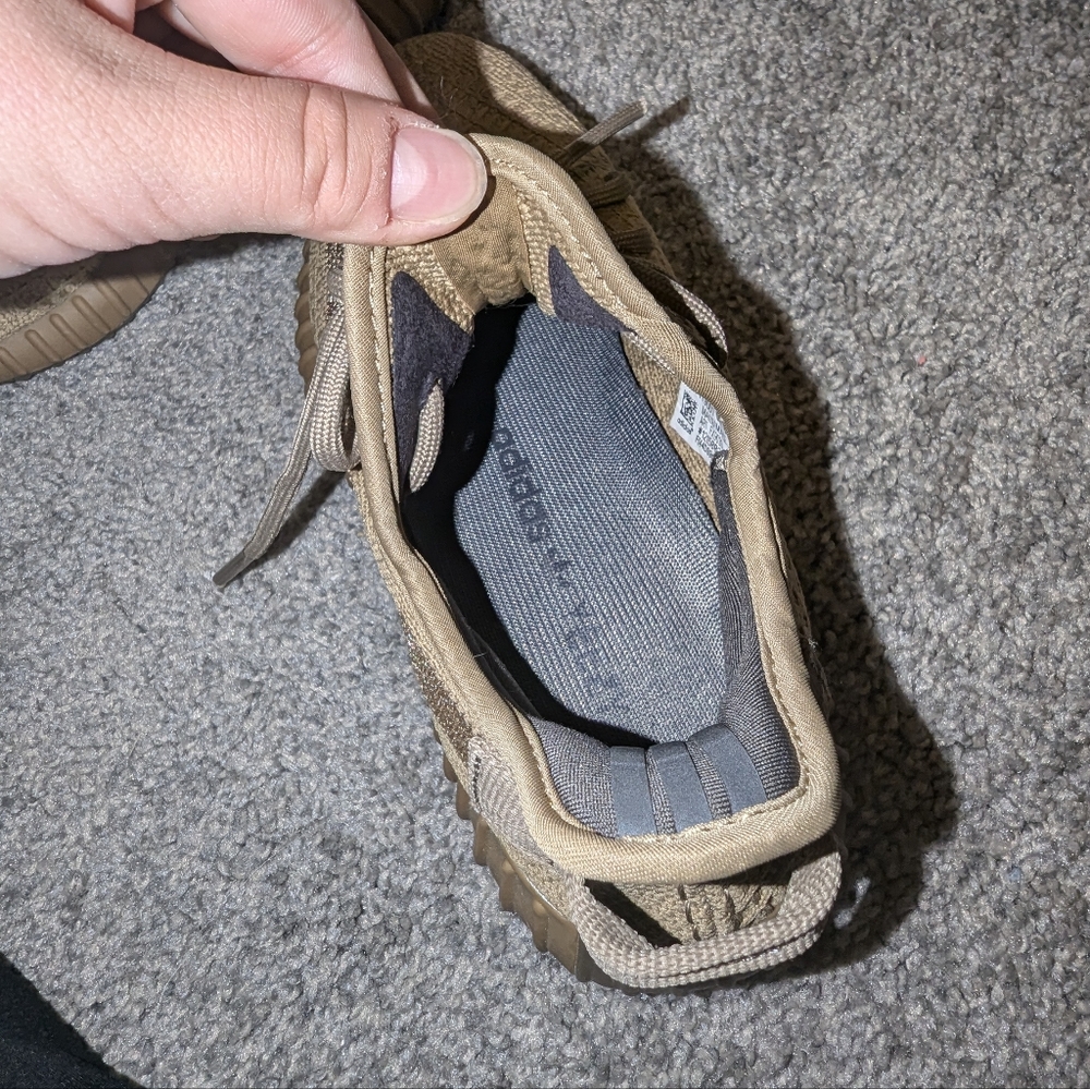 Yeezy - Picture 3 of 4